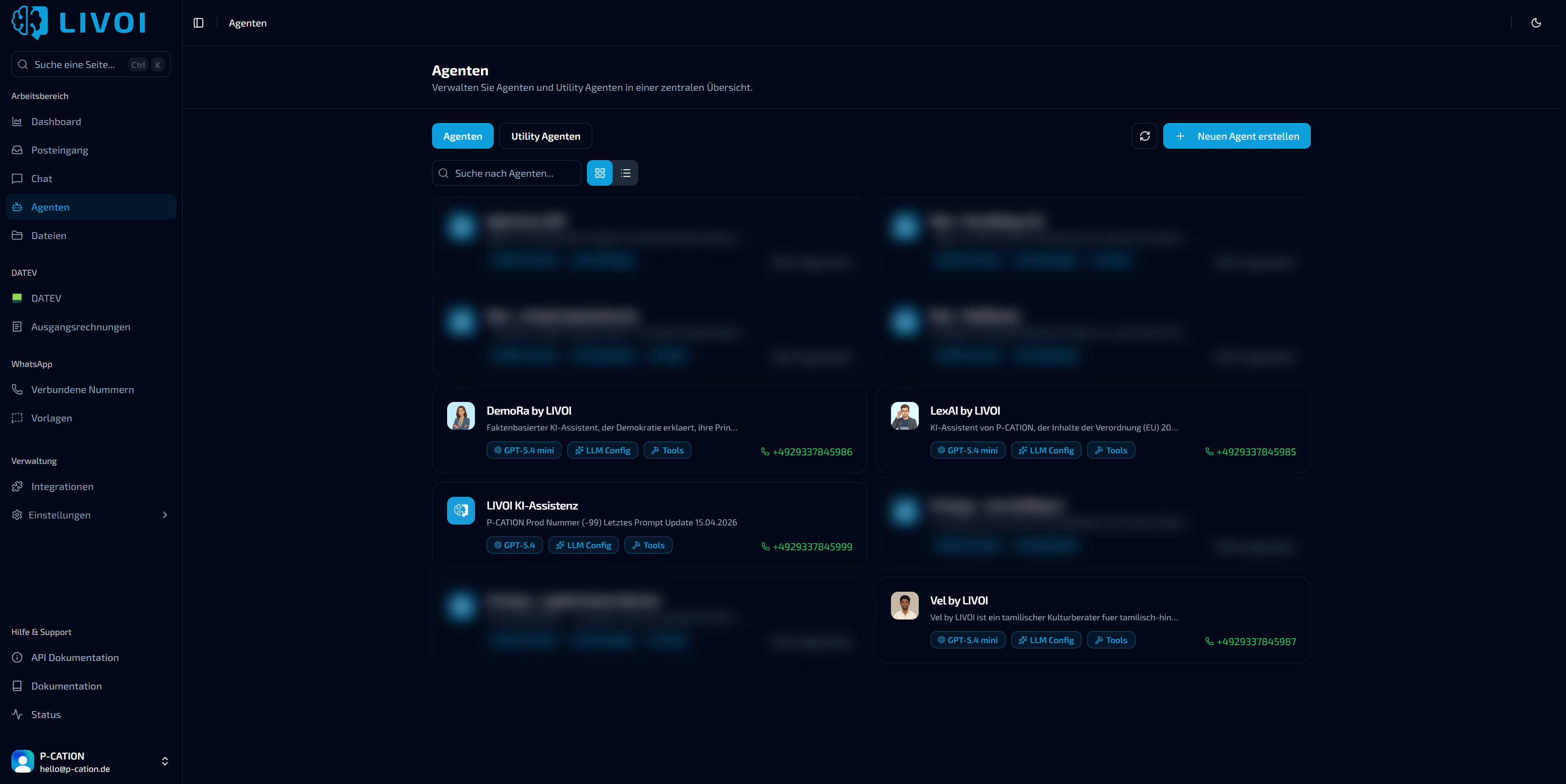 Agentenübersicht im LIVOI Dashboard: Jede Agentenkarte zeigt das verwendete Modell, die LLM-Konfiguration und die Tools